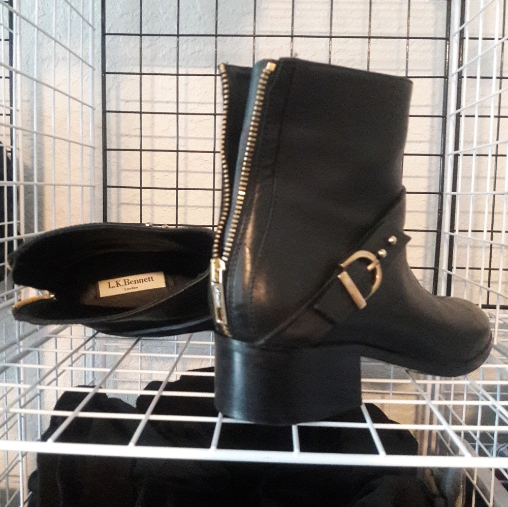 L.K. BENNETT 6" Ankle Boots; ~1 5/8" heel; zips at back; Size 41 (fits like 10)